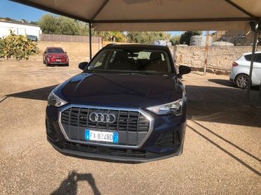 Audi Q3 2.0 TDI 150 CV Business