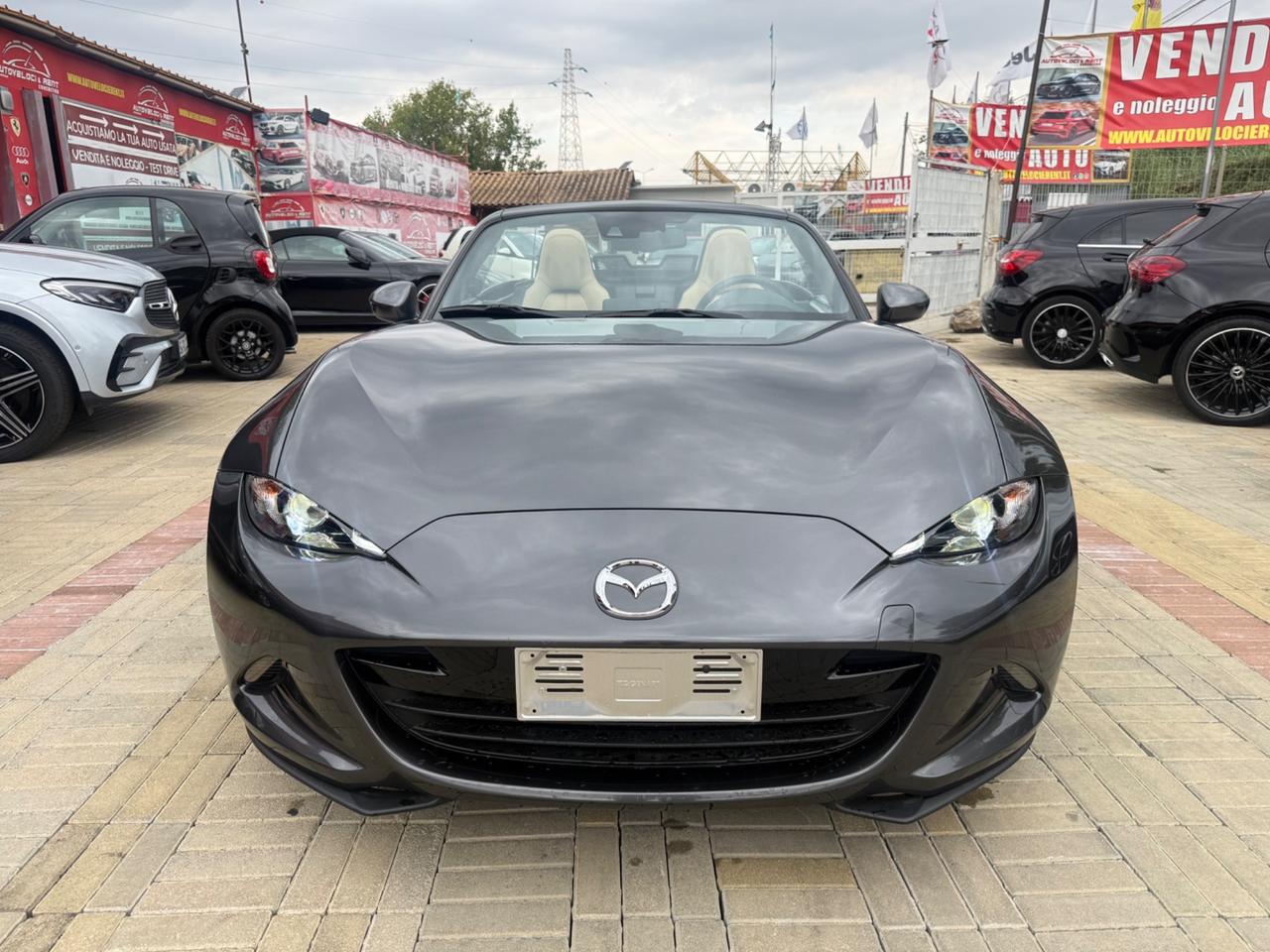 MX-5 1.5 SAKURA | CAPOTE BORDEAUX | PELLE BEIGE | BOSE | FULL LED | 17” | PRONTA CONSEGNA