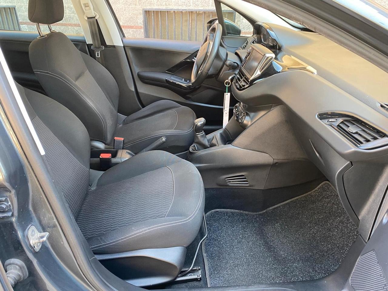 Peugeot 208 1.2benz 82cv full opt 2017