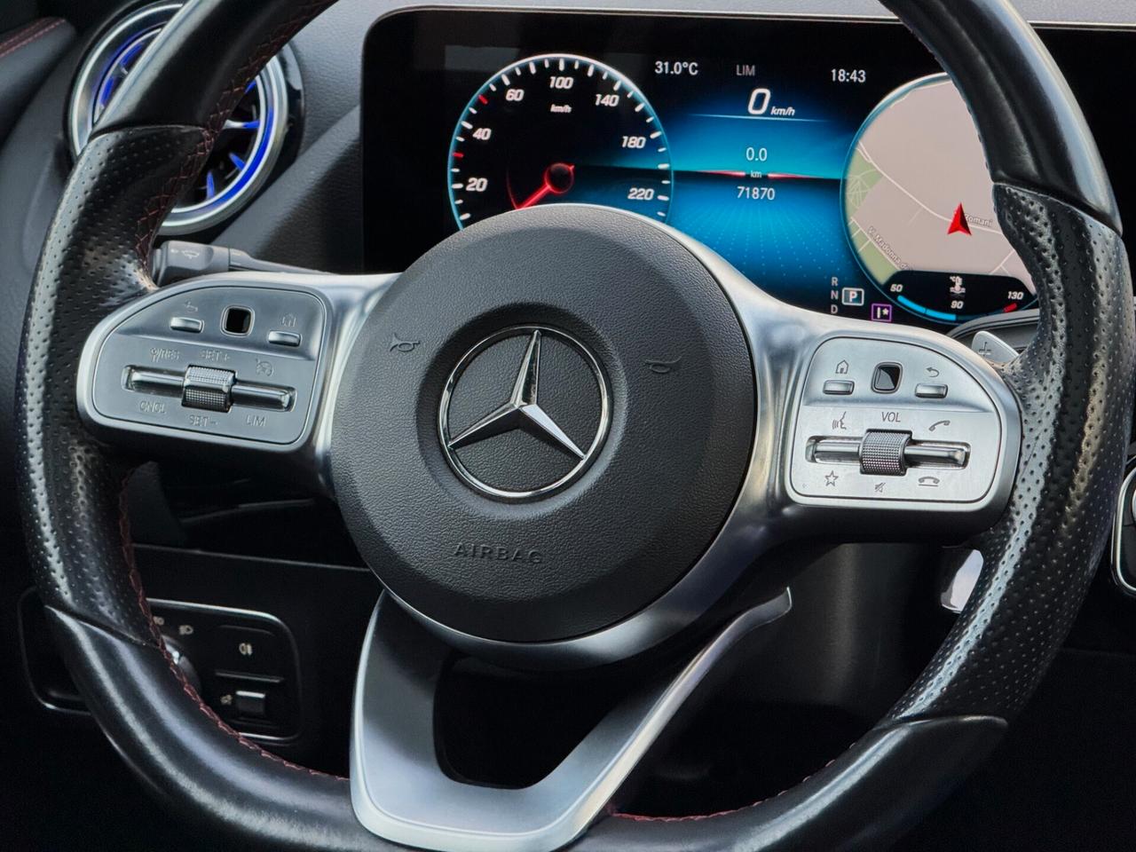 Mercedes-Benz GLA 180 d Premium AMG 116CV TETTO