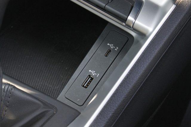 AUDI Q3 35 TFSI S tronic Business Advanced