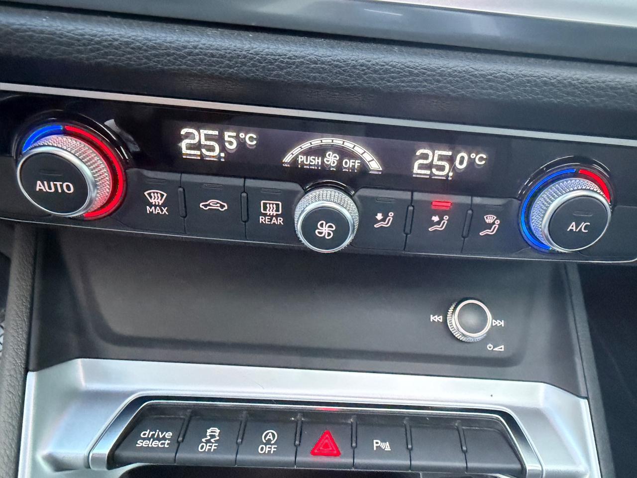 Audi Q3 40 TDI quattro TETTO MATRIX