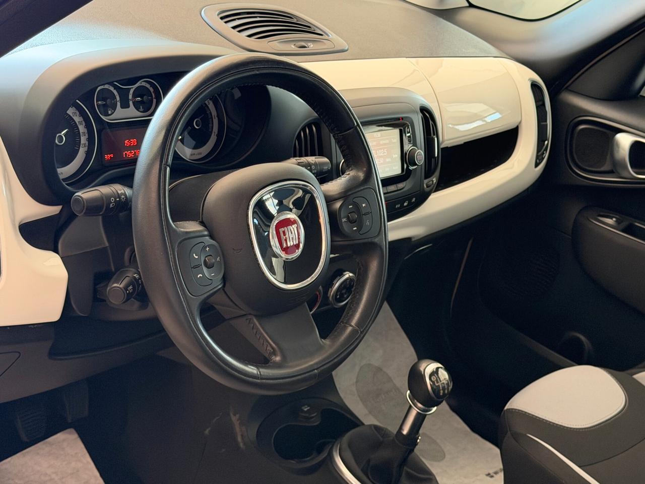 Fiat 500L Living 1.6 M.JET 105 cv. POP STAR (Doppio Colore)