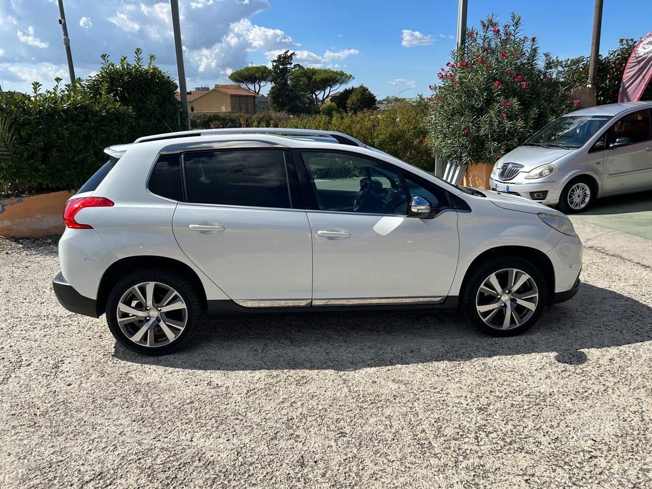 Peugeot 2008 1.6 e-HDi 115 CV Stop&Start Allure