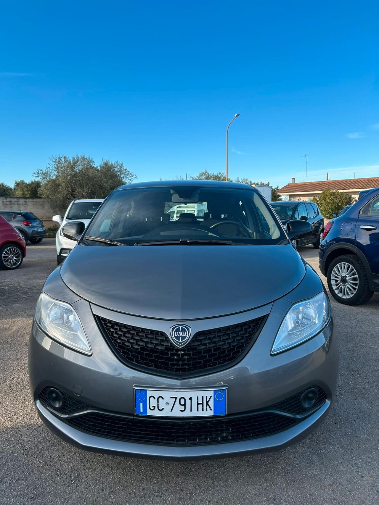 Lancia Ypsilon 1.2 69 CV 5 porte S&S Platinum