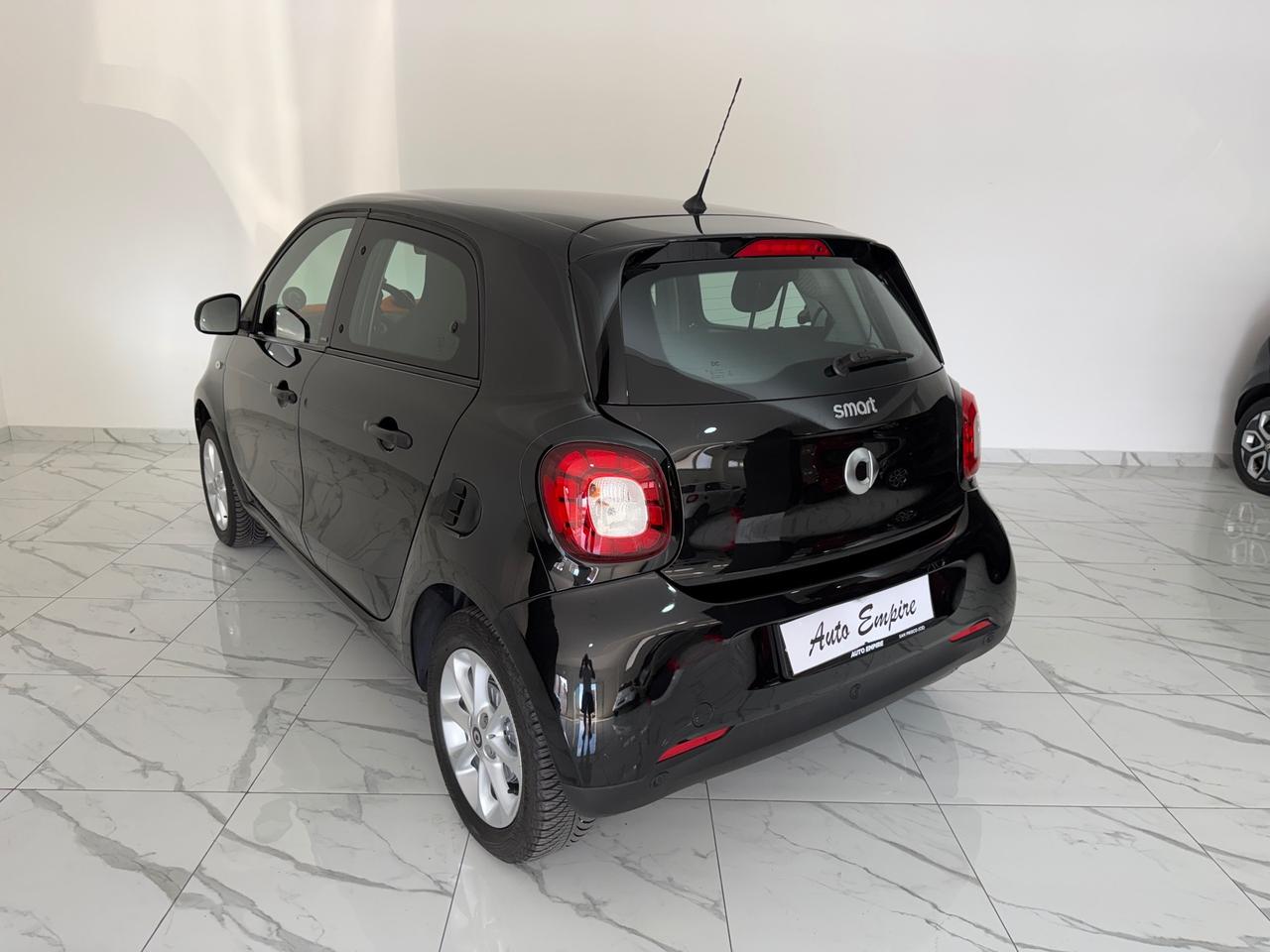 SMART FORFOUR PASSION 90 CV AUTOMATICA/LED/NAVIGATORE