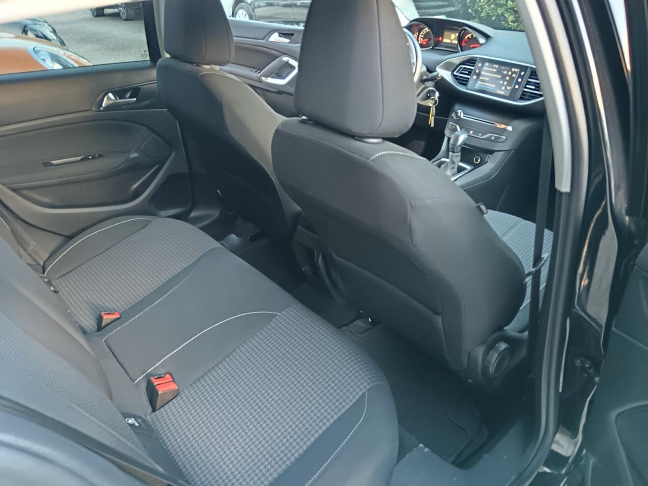 Peugeot 308 1.6 BLUEHDI 120CV NEOPATENTATI