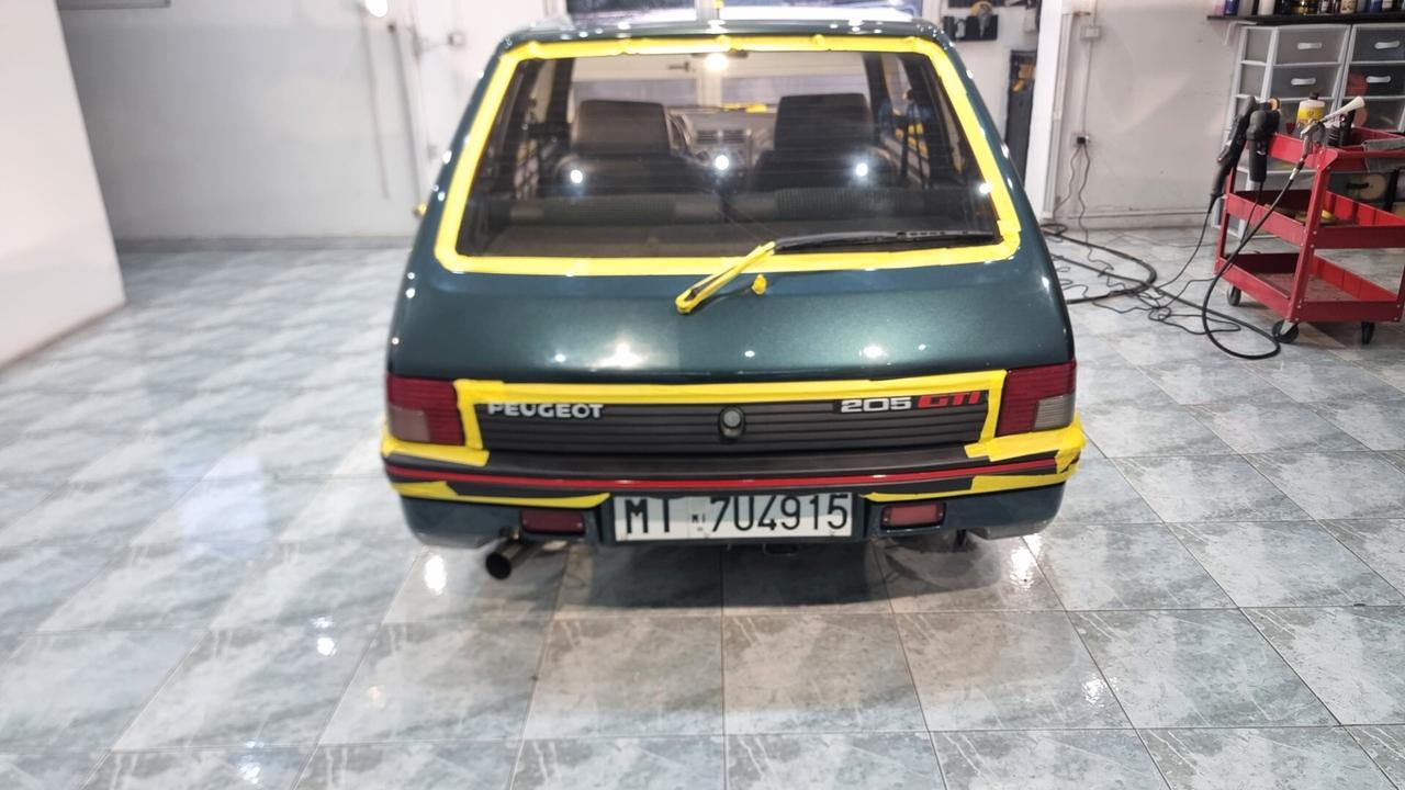 Peugeot 205 1.9 GTI Plus verde Sorrento