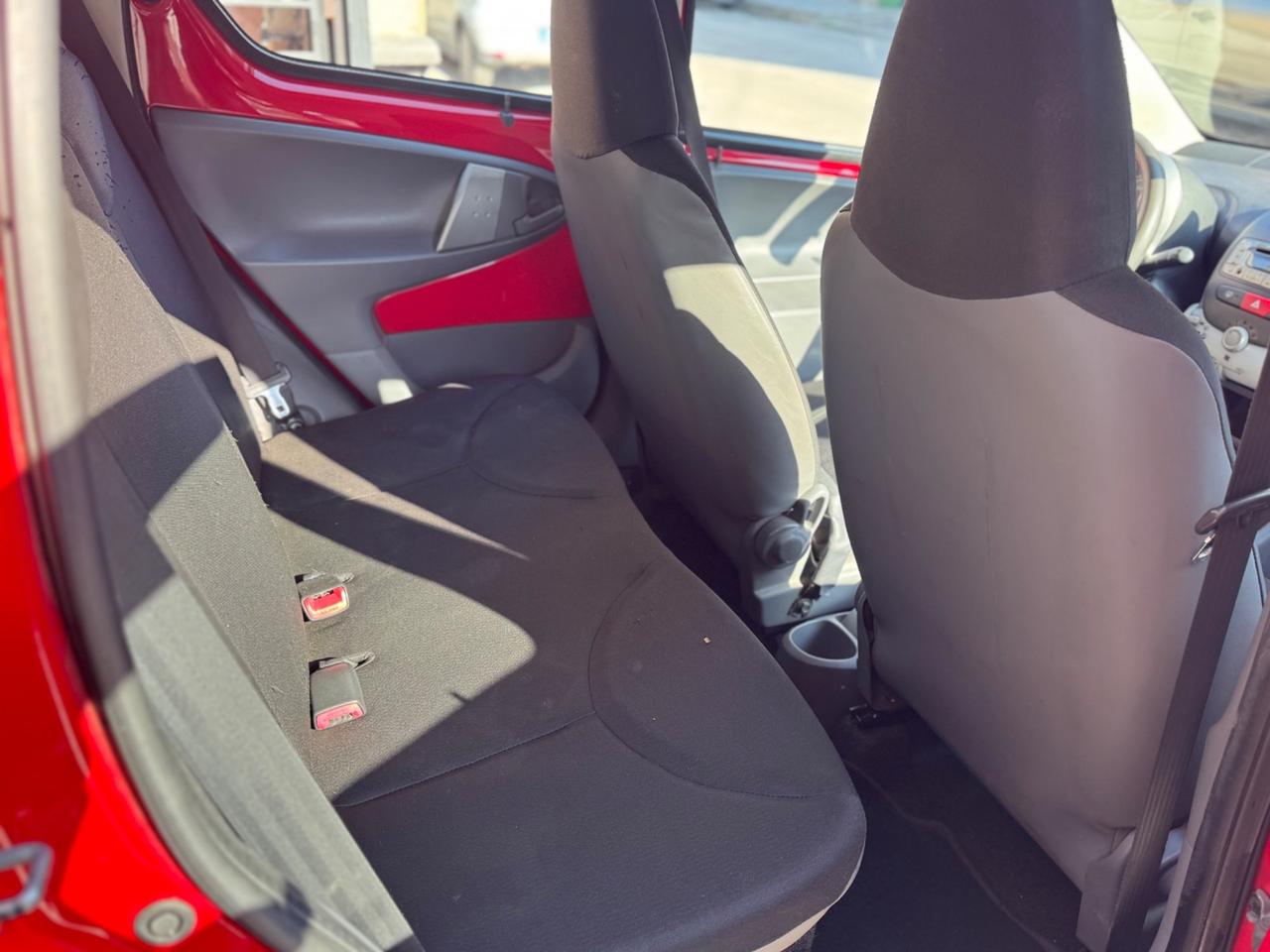 Toyota Aygo 1.0 12V VVT-i 5 porte Deep Ocean Connect