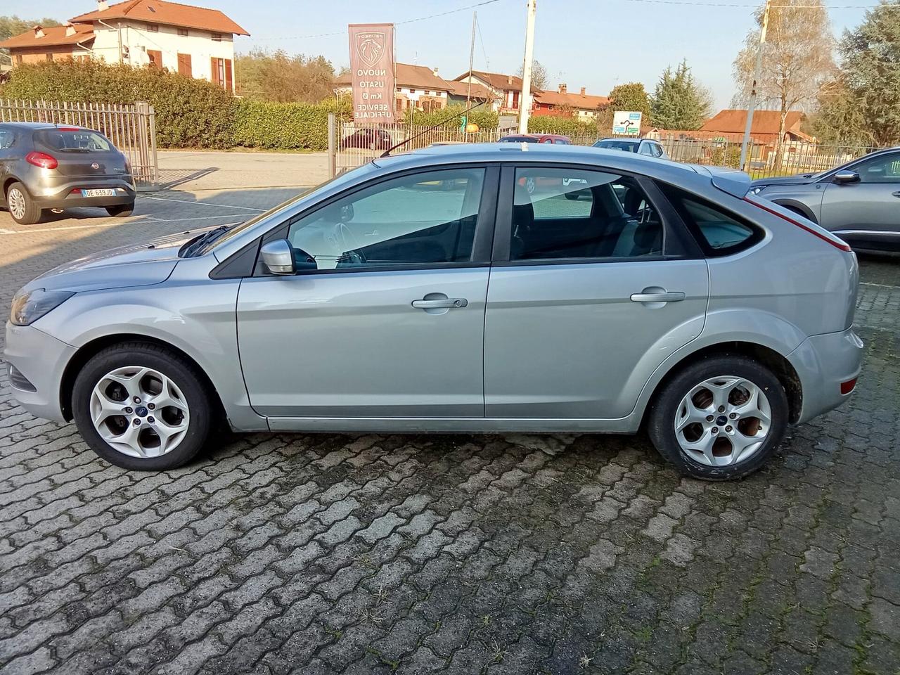 Ford Focus 1.6 (115CV) 5p. Bz.- GPL Ikon