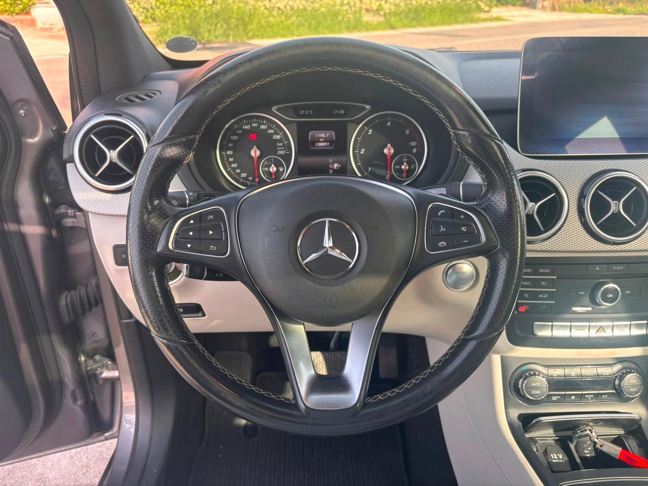 Mercedes-benz B 180 d Premium