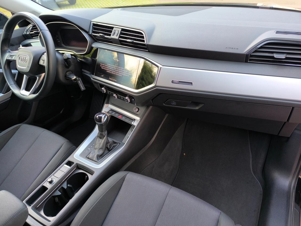 Audi Q3 SPB 45 TFSI e S tronic Business Plus