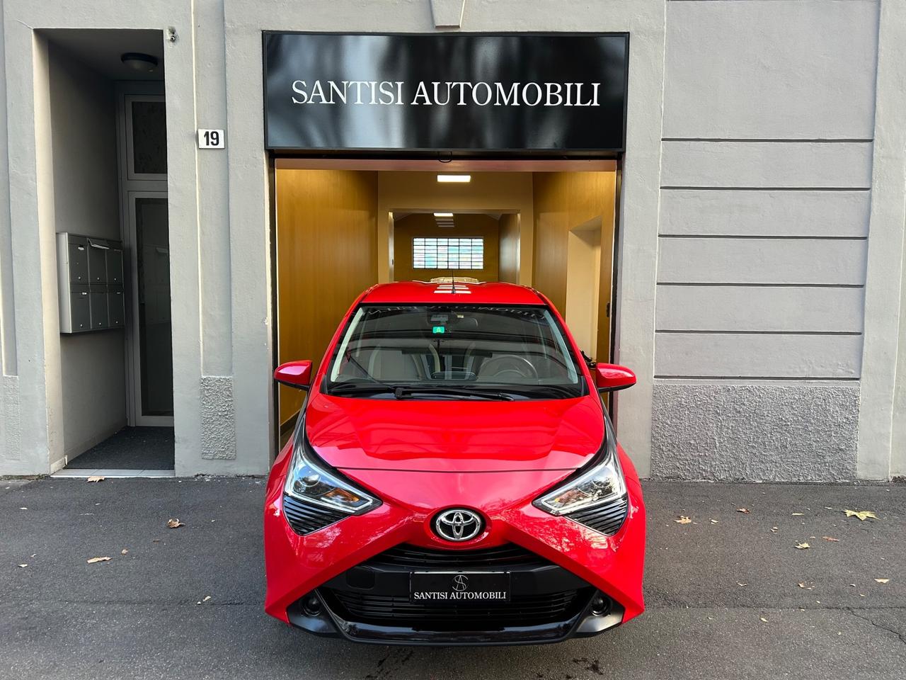 Toyota Aygo 1.0 72 CV 5p X-Clusive Red style EURO6 | 100.000km!!!