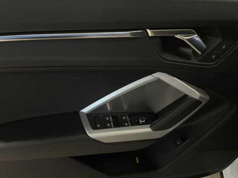 Audi Q3 II 2018 45 1.4 tfsi e Identity Black s-tronic