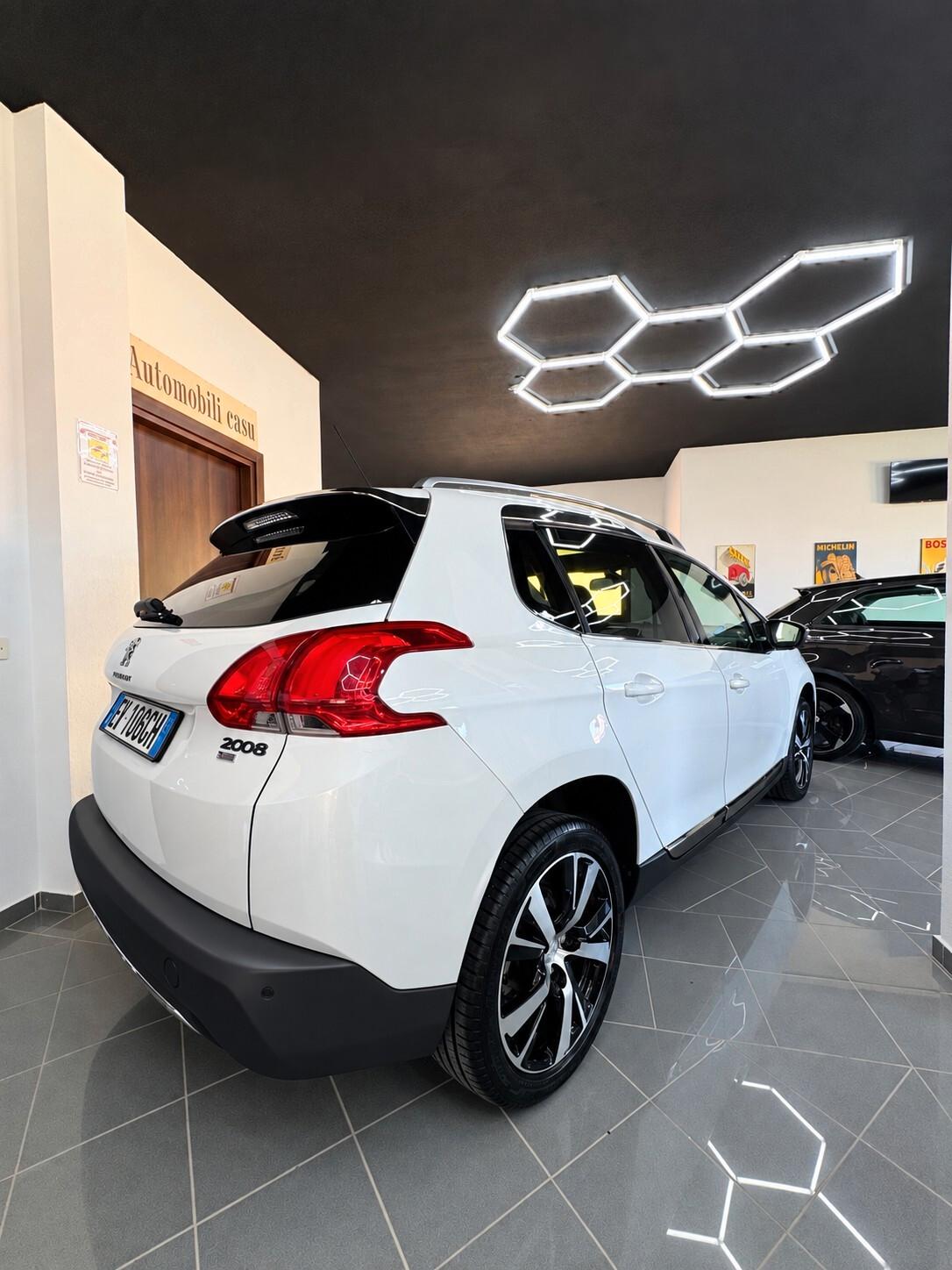Peugeot 2008 1.6 e-HDi 115 CV Stop&Start Féline