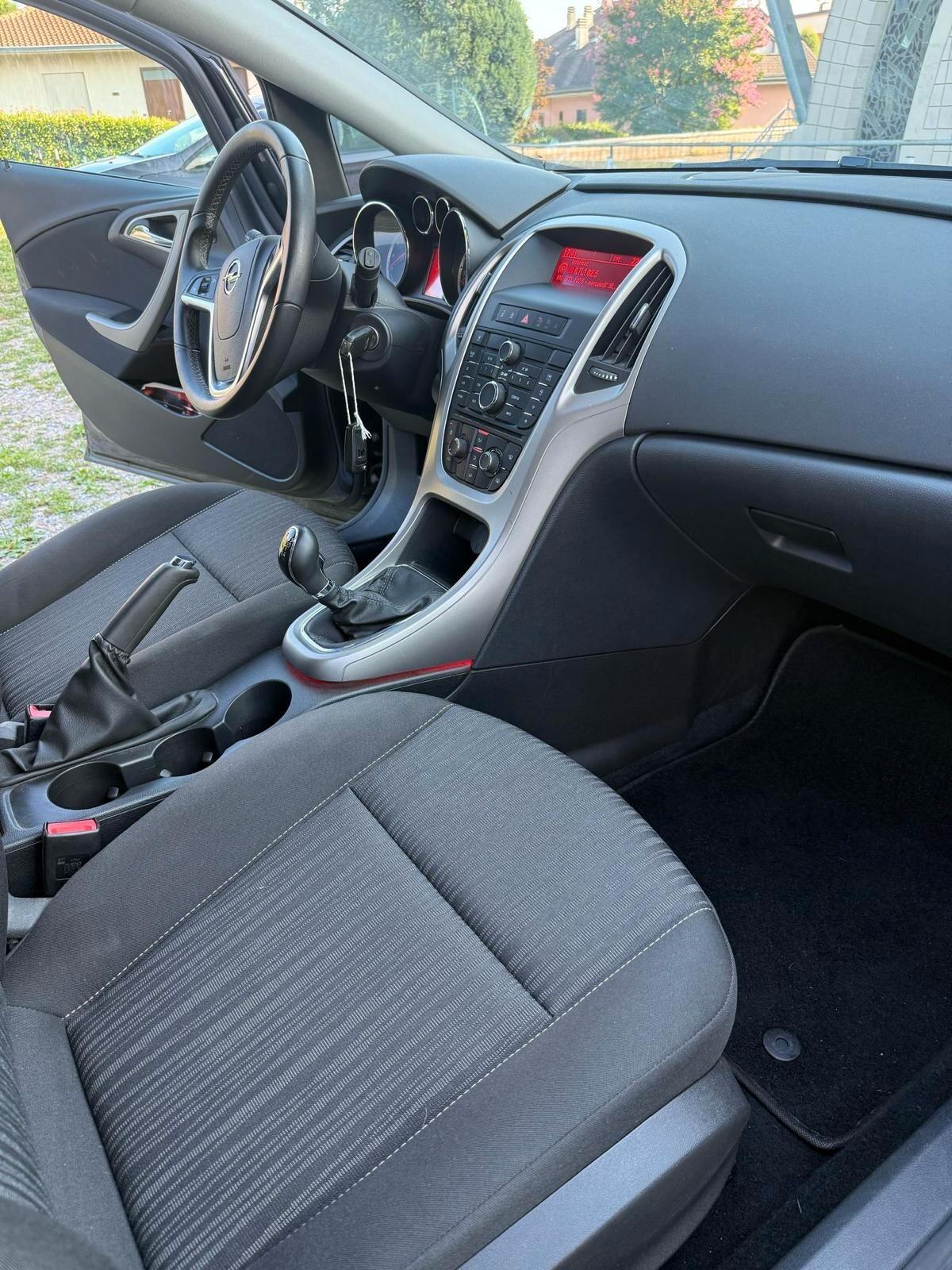 Opel Astra 1.6 115CV 5 porte Cosmo