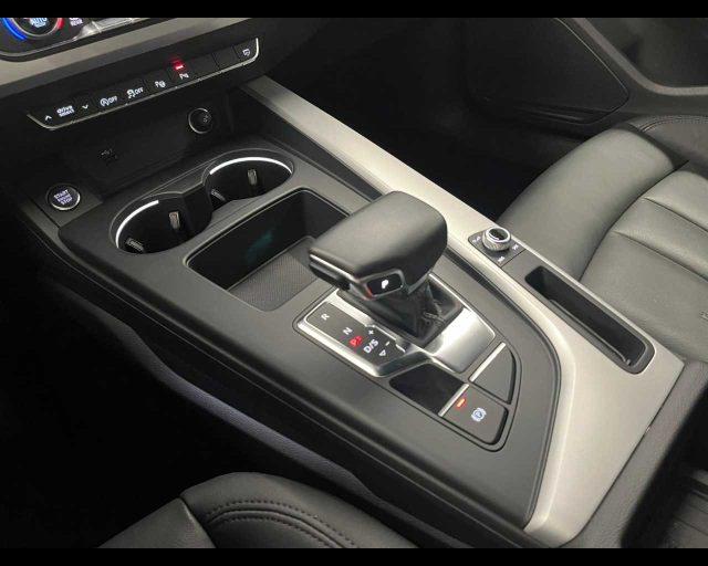 AUDI A4 Avant 40 TDI S tronic Business Advanced