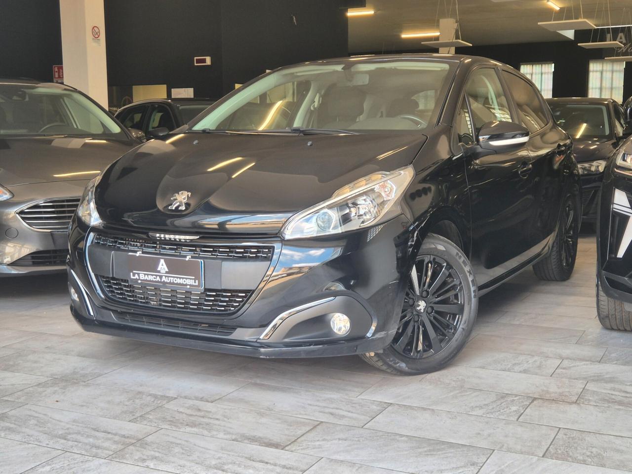 Peugeot 208 BlueHDi 75 5 porte Black Line