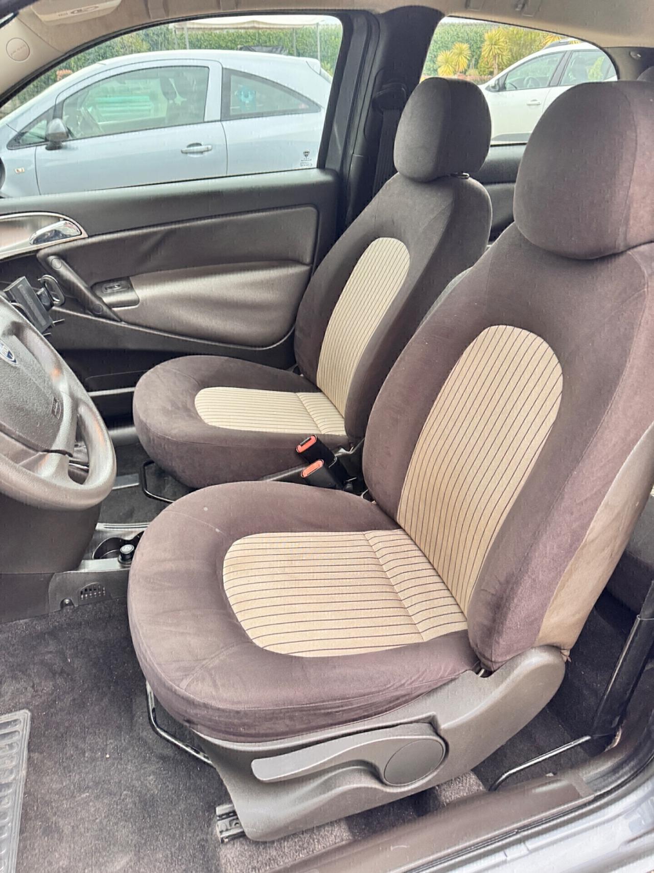 Lancia Ypsilon 1.3 MJT 90 CV