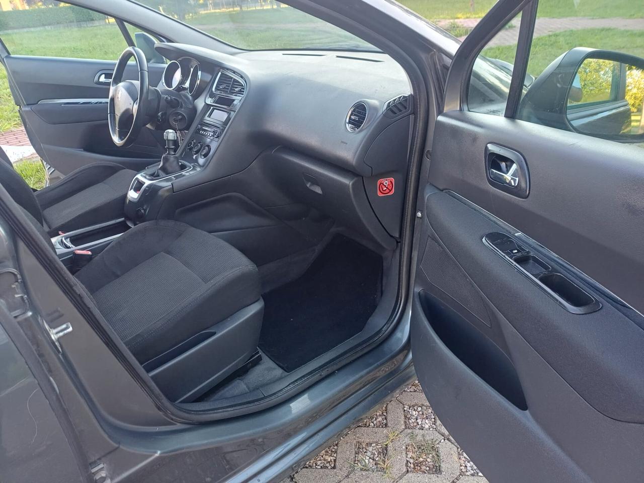 Peugeot 5008 1.6 HDi 112CV Tecno
