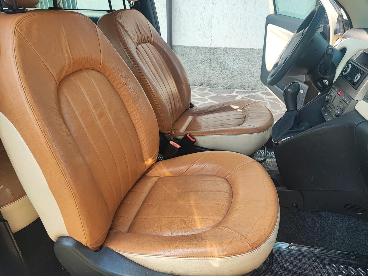 Lancia Ypsilon 1.3 Mjt neopatentati platino