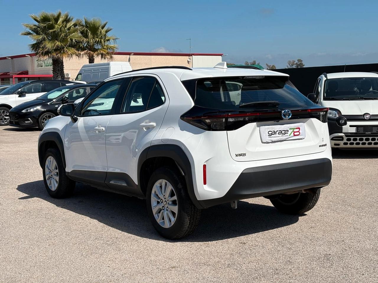 Toyota Yaris Cross 1.5 Hybrid 5p. E-CVT AWD-i Business