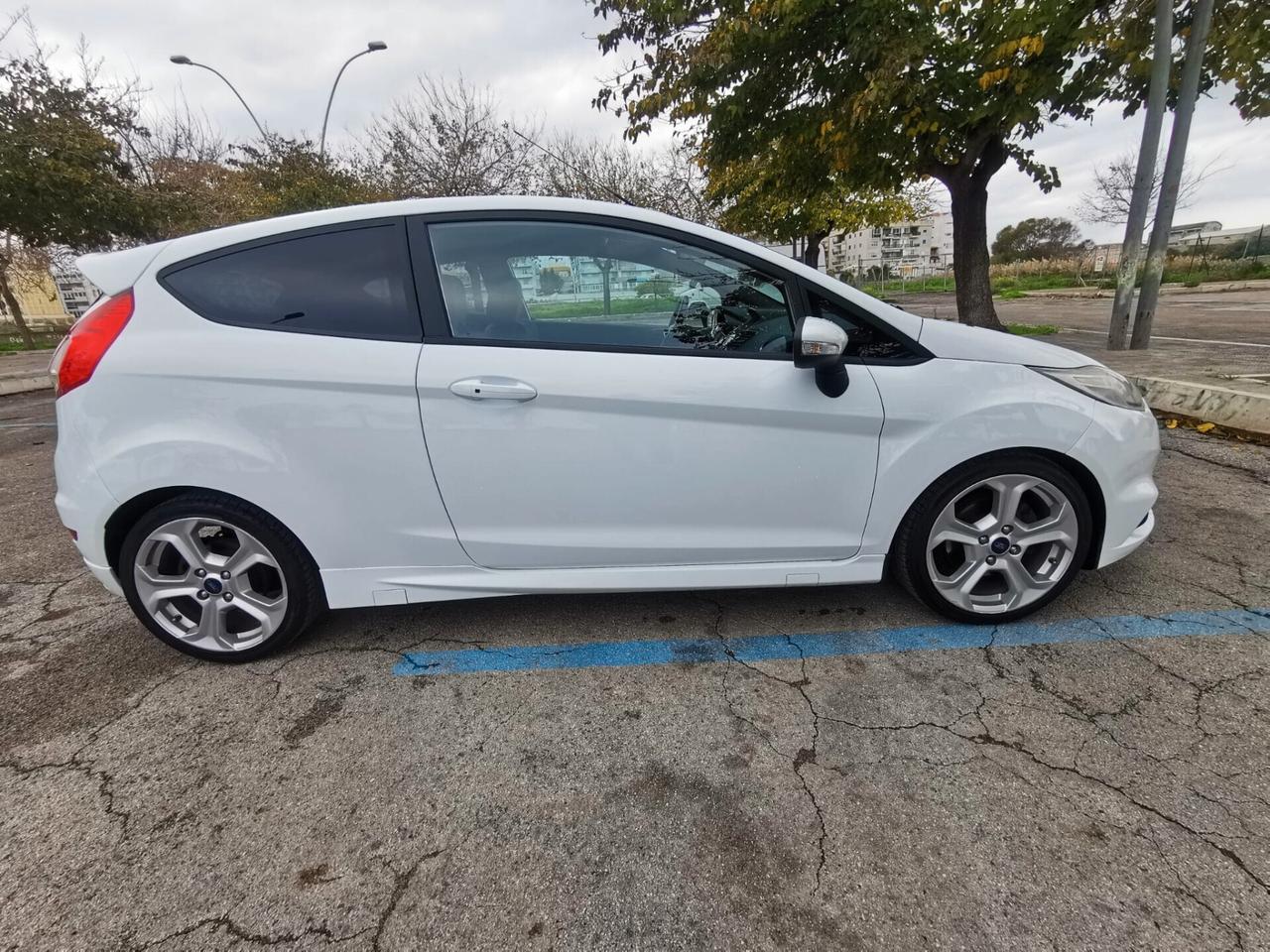 Ford Fiesta 1.6 182CV 3 porte ST - 2015