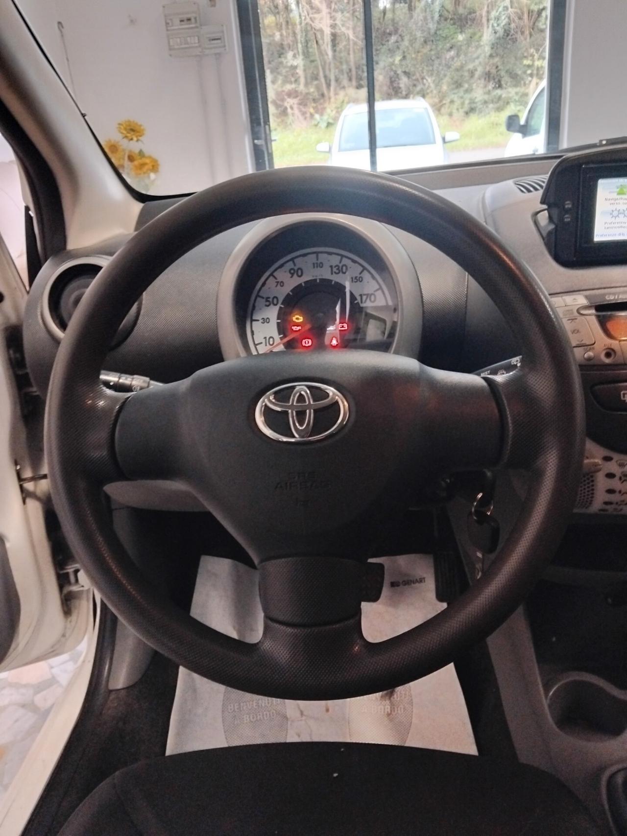 Toyota Aygo 1.0 12V VVT-i 5 porte Deep Ocean Connect