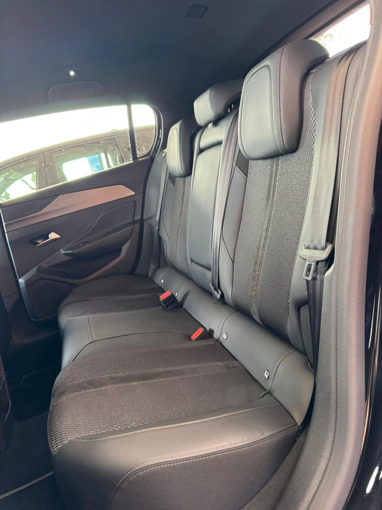 Peugeot 308 Hybrid 136 e-DCS6 GT