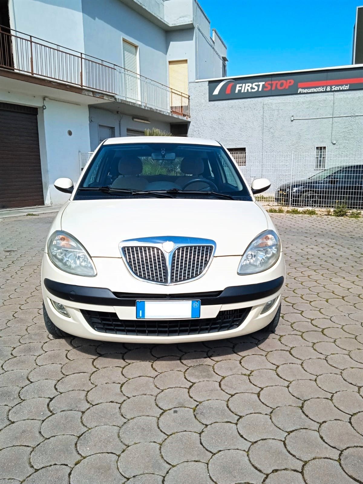 Lancia Ypsilon-2005