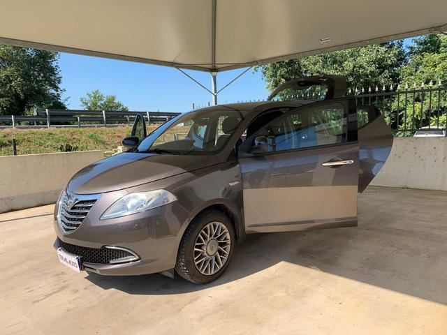 LANCIA Ypsilon 1.2 69 CV 5 porte GPL OK 07/2034 OK NEOPATENTATI