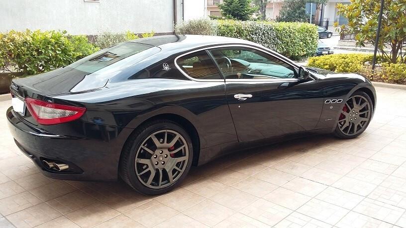 Maserati GranTurismo 4.2 V8 405 cv
