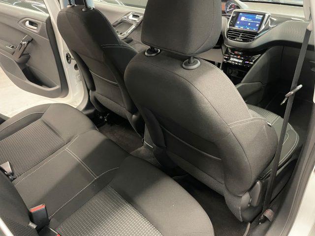 PEUGEOT 208 1.2 82 CV Allure