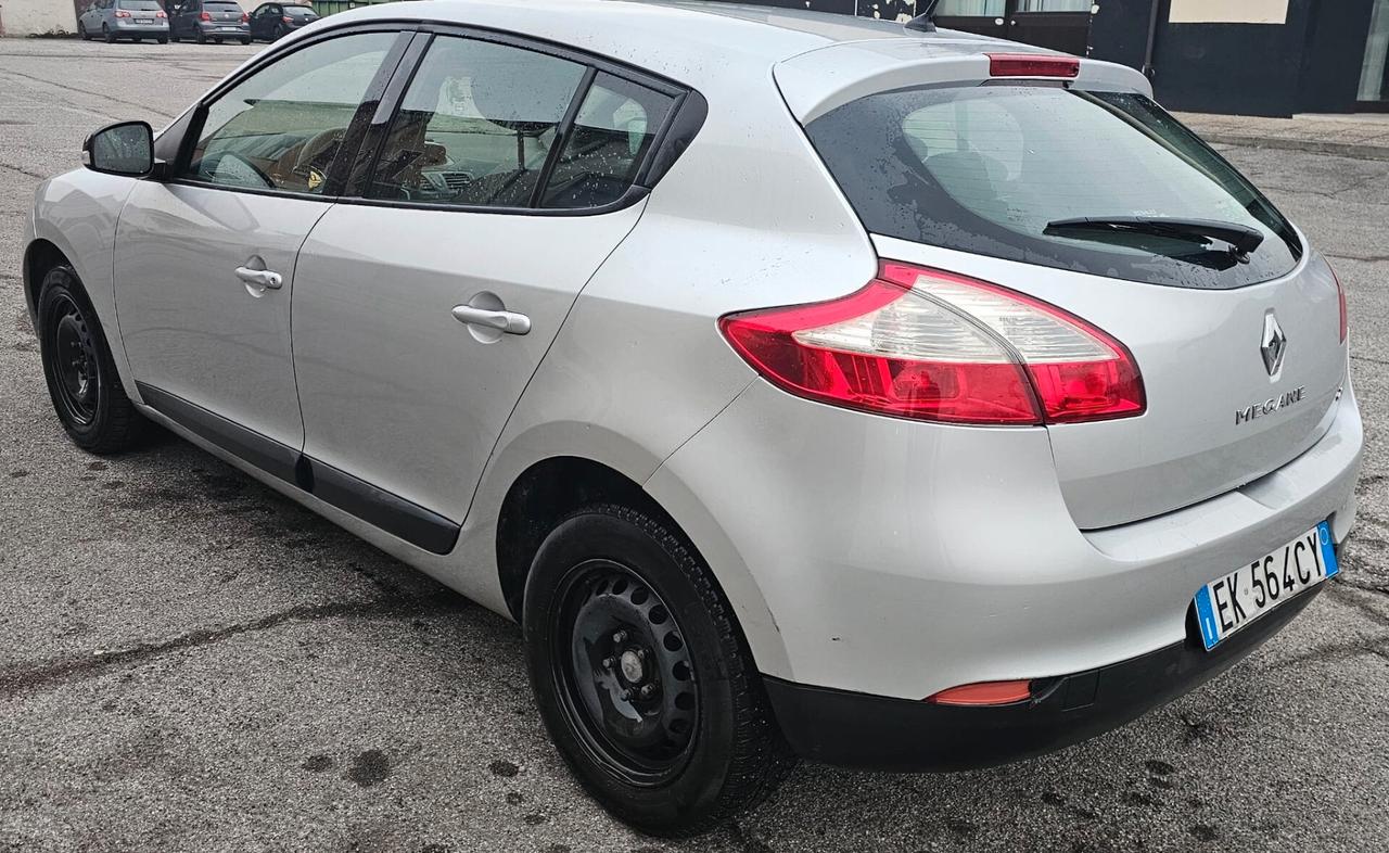 Renault Megane Mégane Coupé 1.5 dCi 110CV EDC Wave Edition