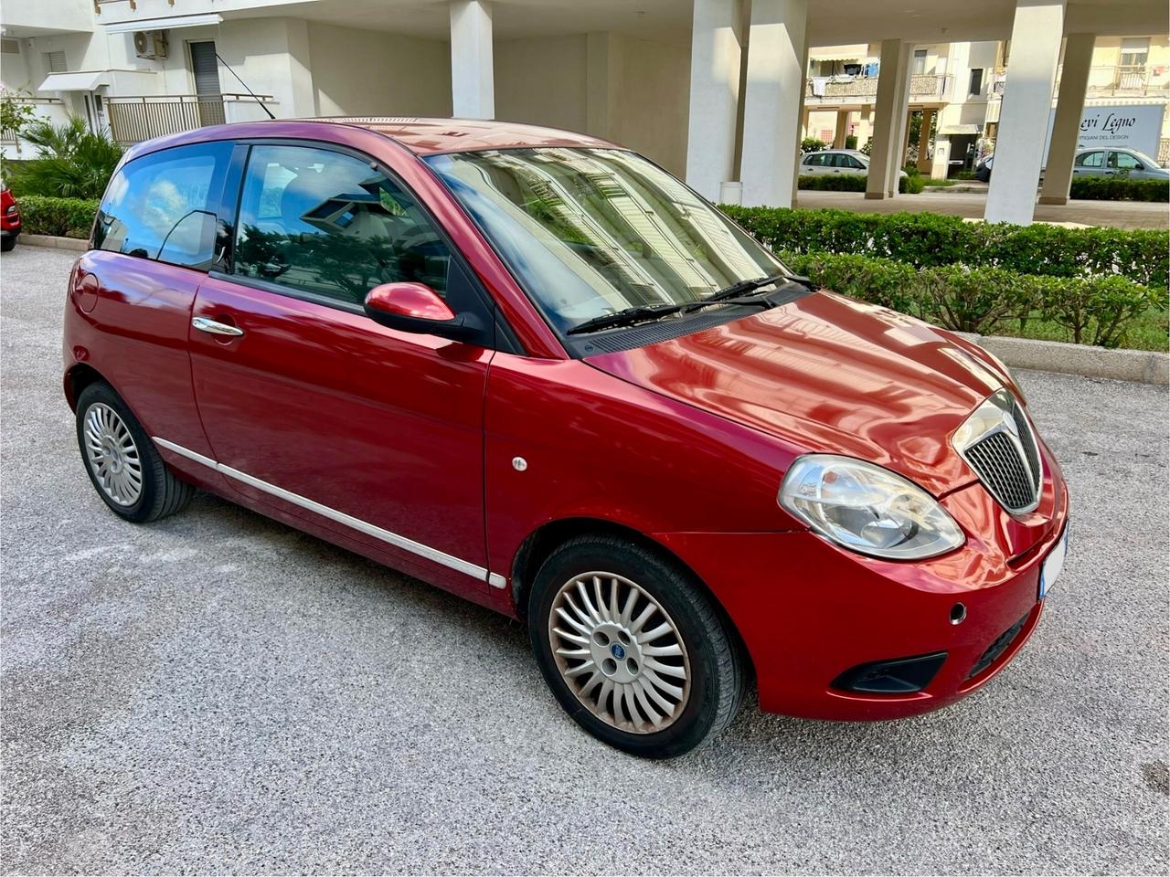 Lancia Ypsilon 1.3 MJT 90 CV Oro Plus