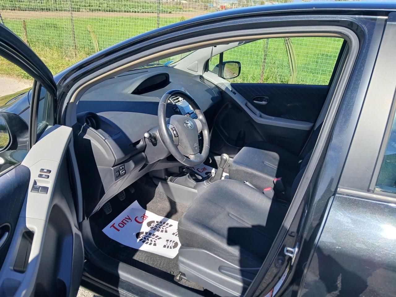 Toyota Yaris 1.3 5 porte Sol KM CERTIFICATI