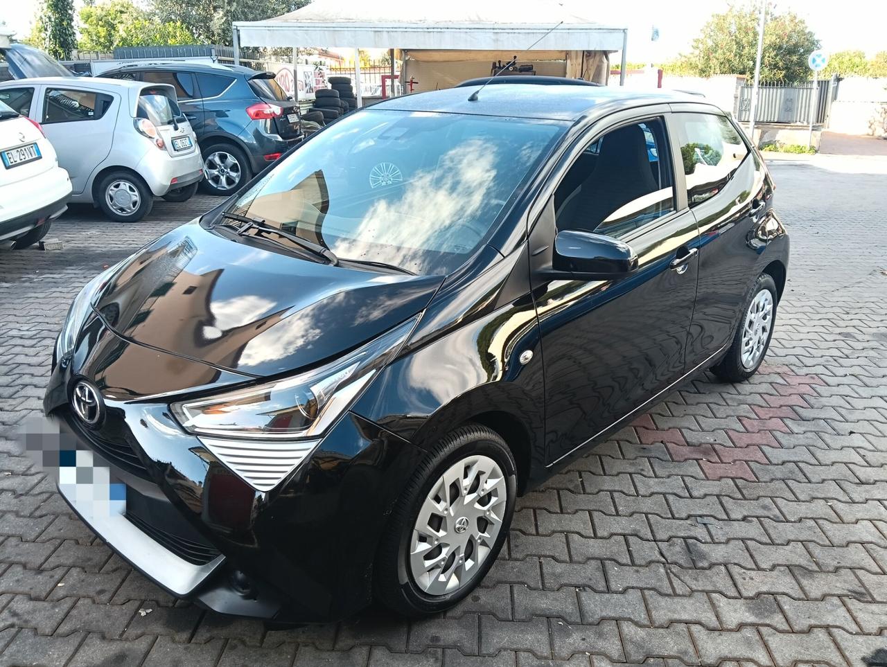 Toyota Aygo Connect 1.0 / 5 porte x-cool MMT