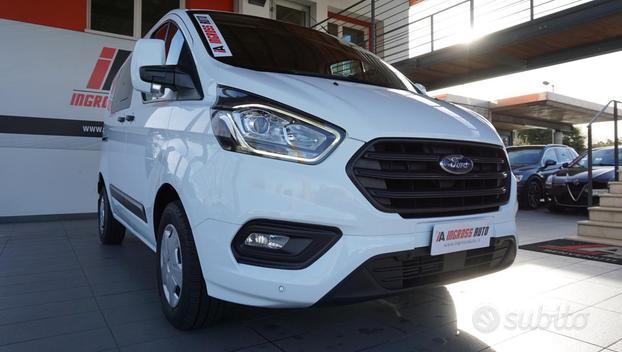 FORD Transit Custom 300 2.0 TDCi 130 PC-DC Furgo