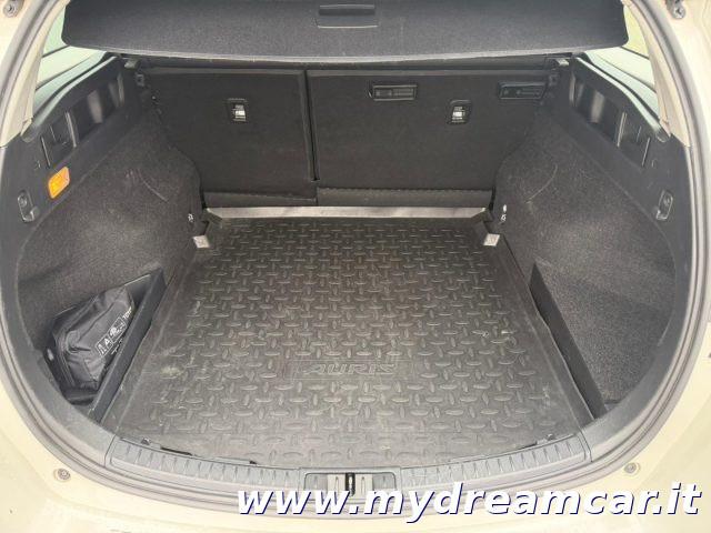 TOYOTA Auris Touring Sports 1.8 Hybrid