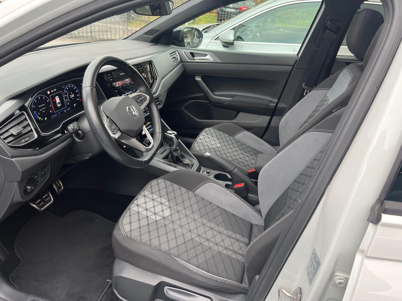 Volkswagen Taigo 1.0 TSI 115 CV DSG R-Line**KM 27635**