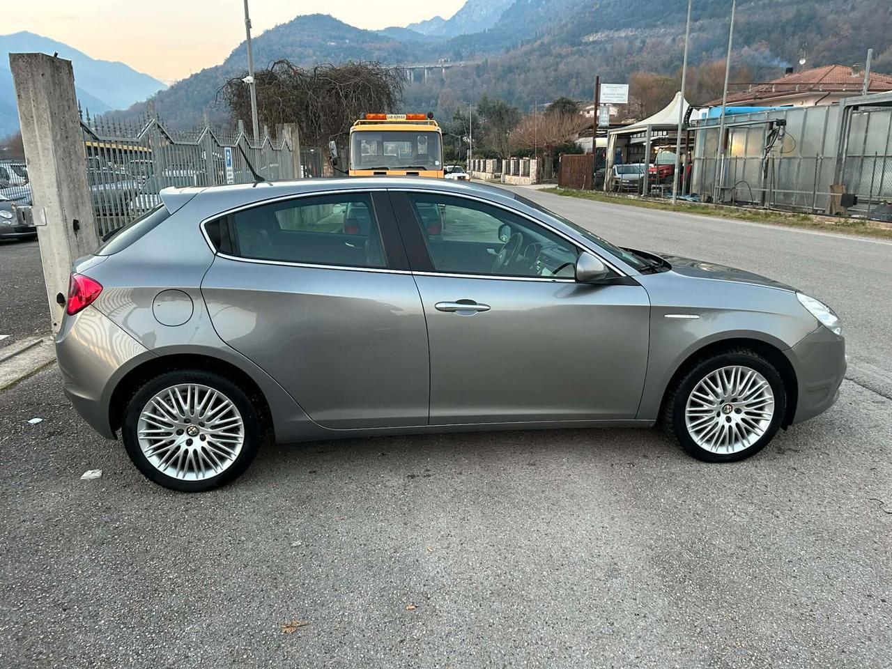 Alfa Romeo Giulietta 1.6 JTDm-2 105 CV Exclusive