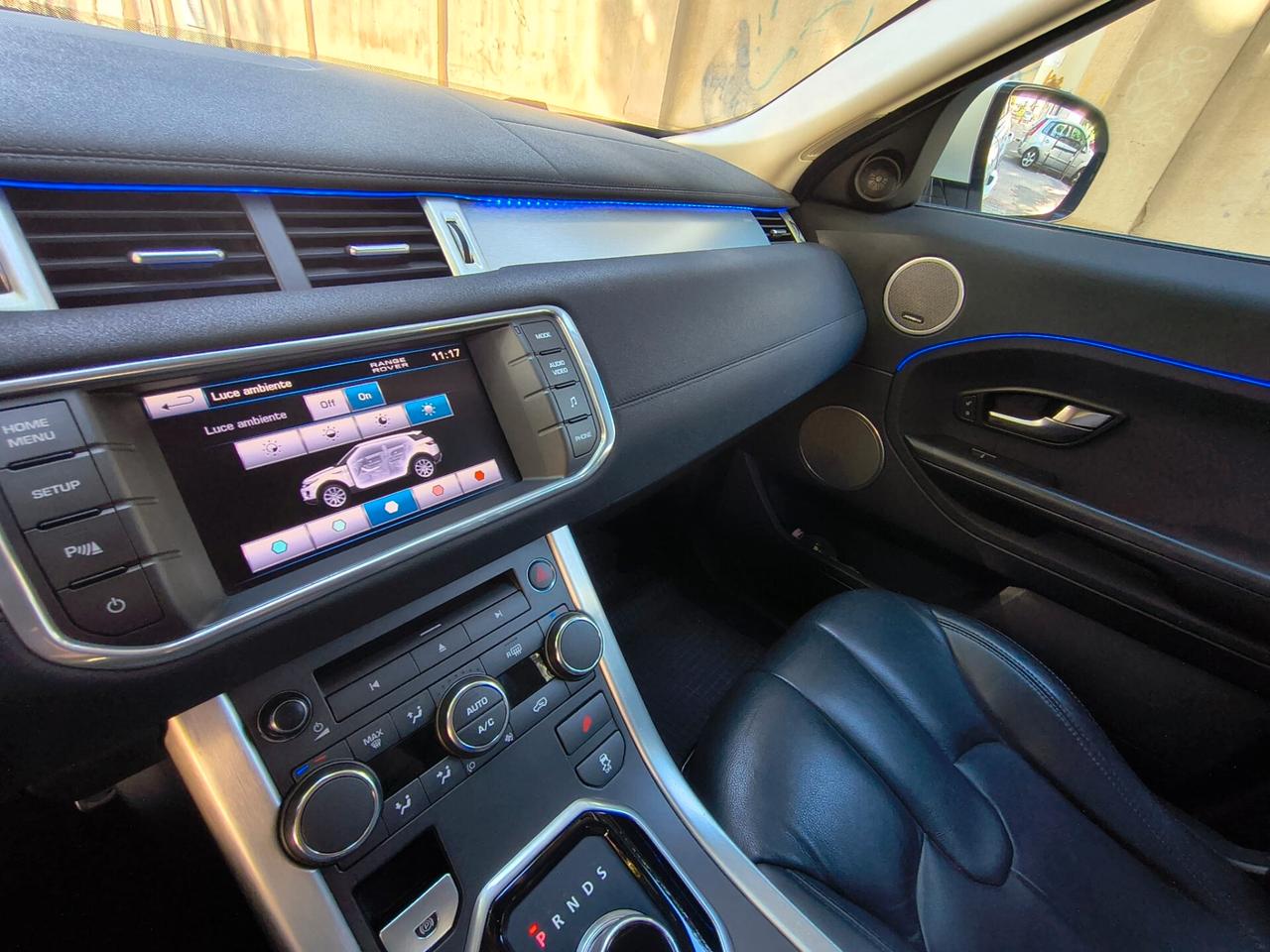 Land Rover Range Evoque 2.2 TD4 5p. Pure