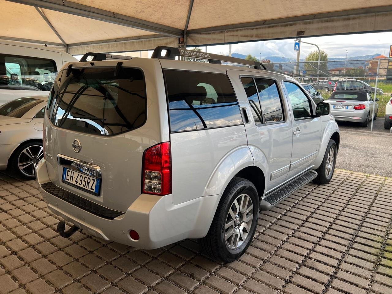 Nissan Pathfinder 3.0 dCi LE V6 4WD 7 POSTI