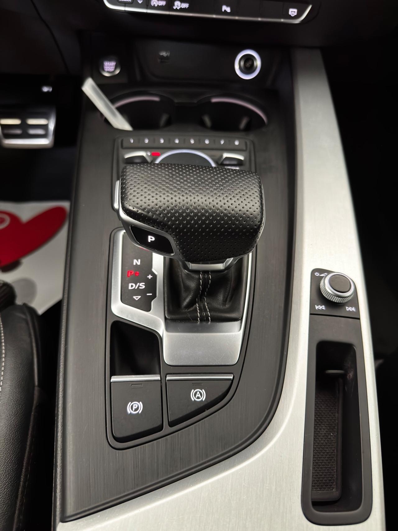 Audi A4 Avant 35 TDI S tronic line edition