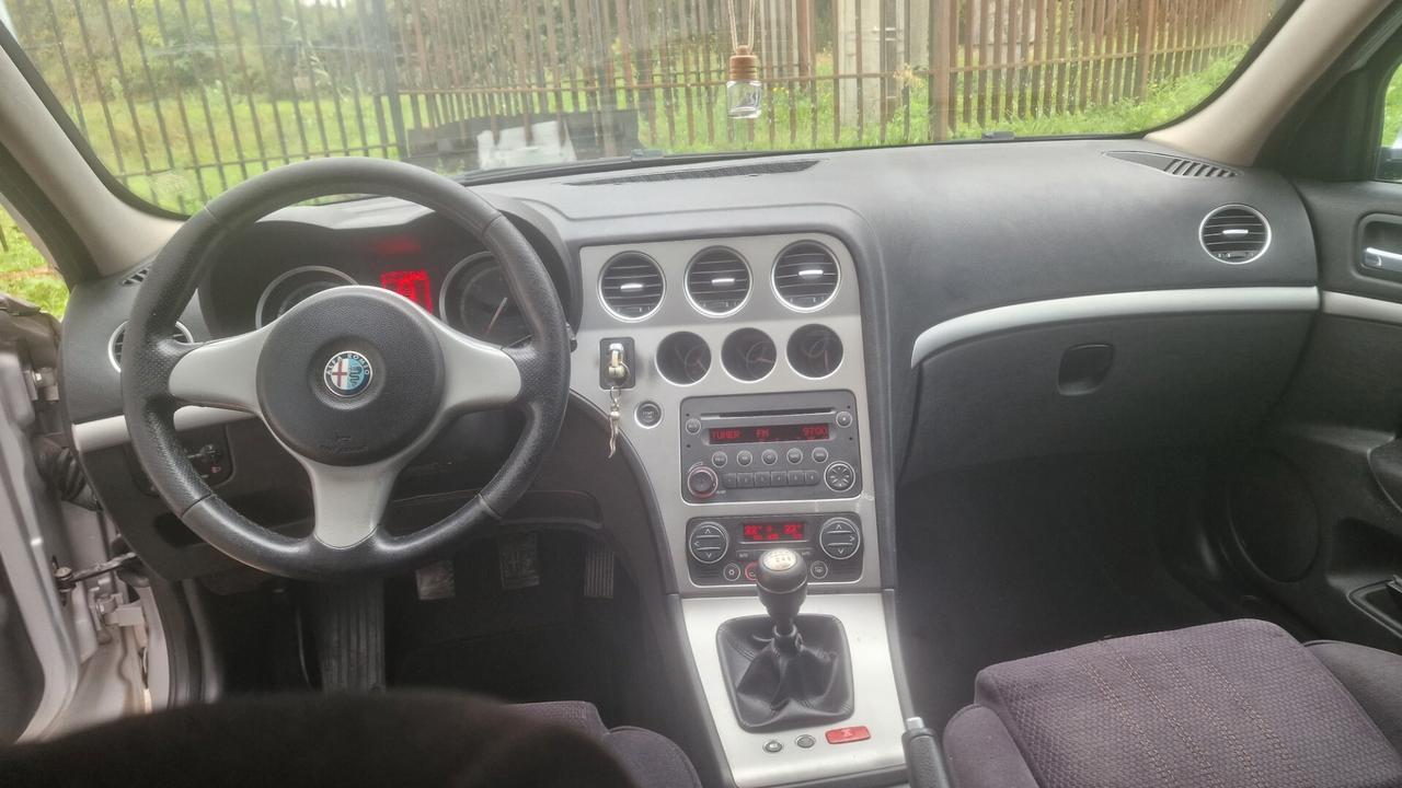 Alfa Romeo 159 1.9 JTDm Sportwagon Distinctive