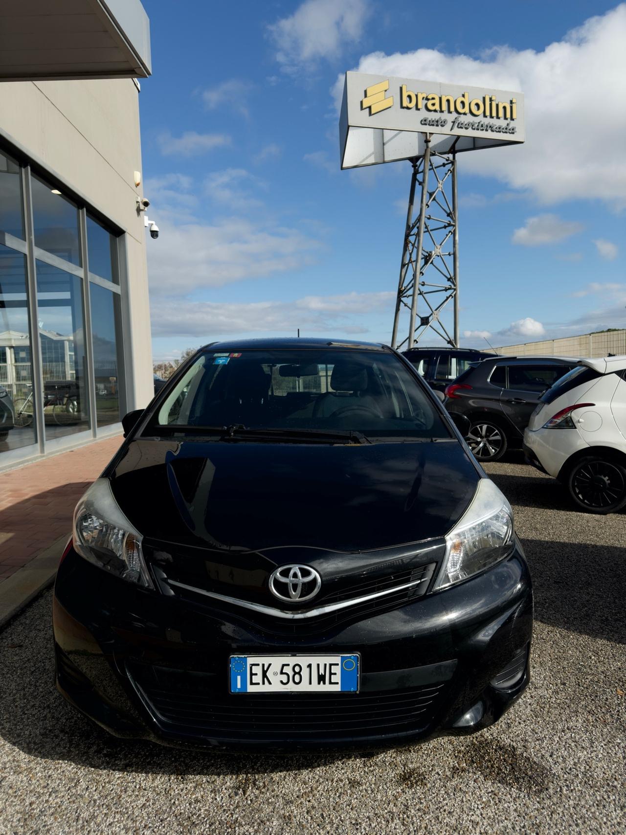 Toyota Yaris 1.3 5 porte Active 88000KM my12"