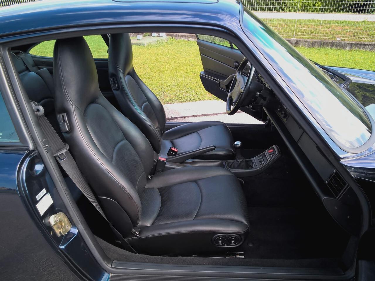Porsche 911 993 Carrera 4 Coupé