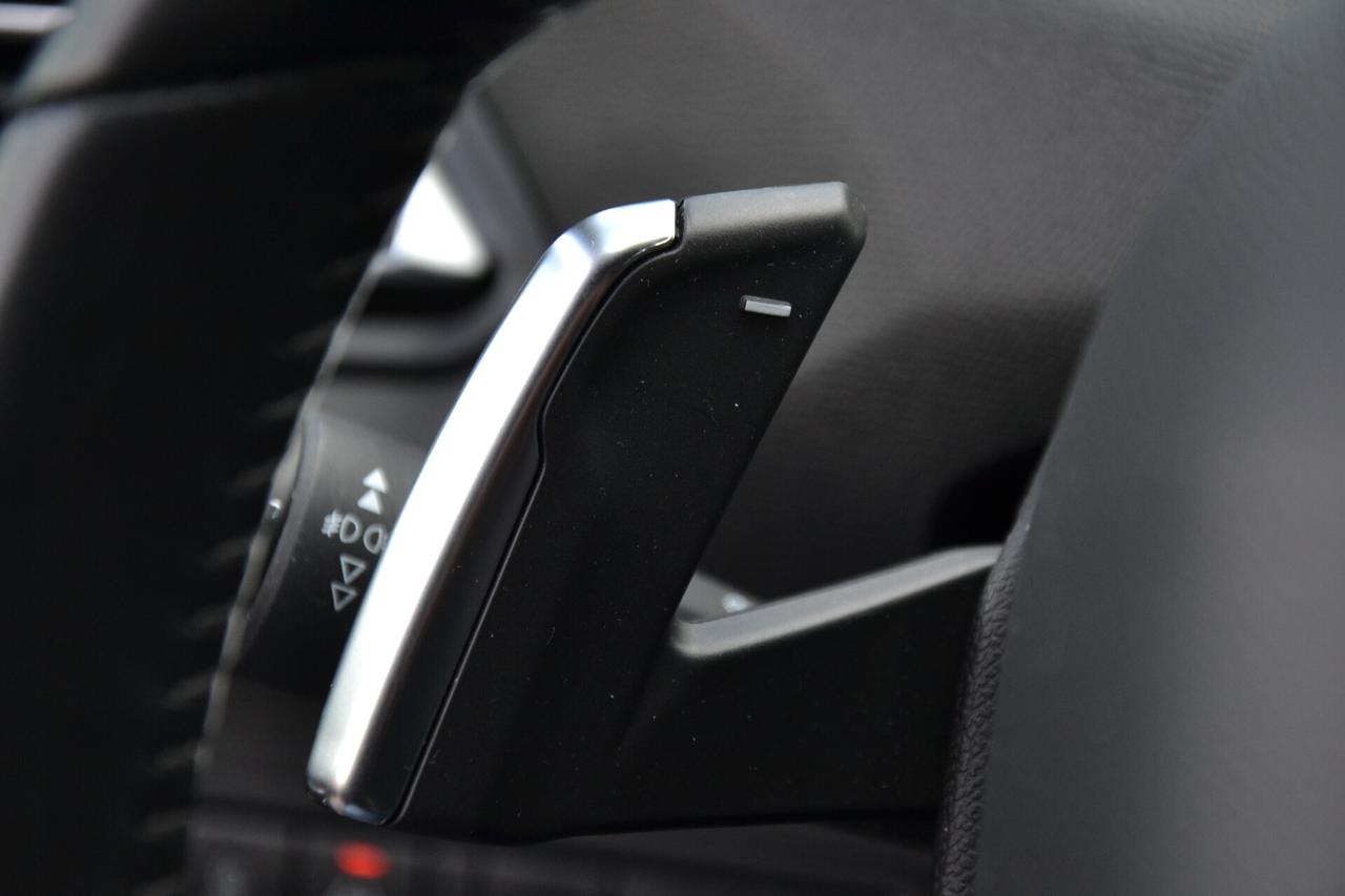 Peugeot 308 1.5 HDI 130CV AUTOM.+LED+NAVI+PDC+CRUISE+PRIVACY+