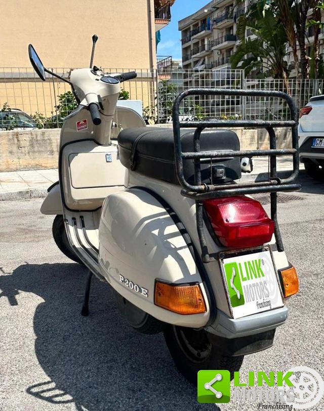 PIAGGIO Vespa P 200E .
