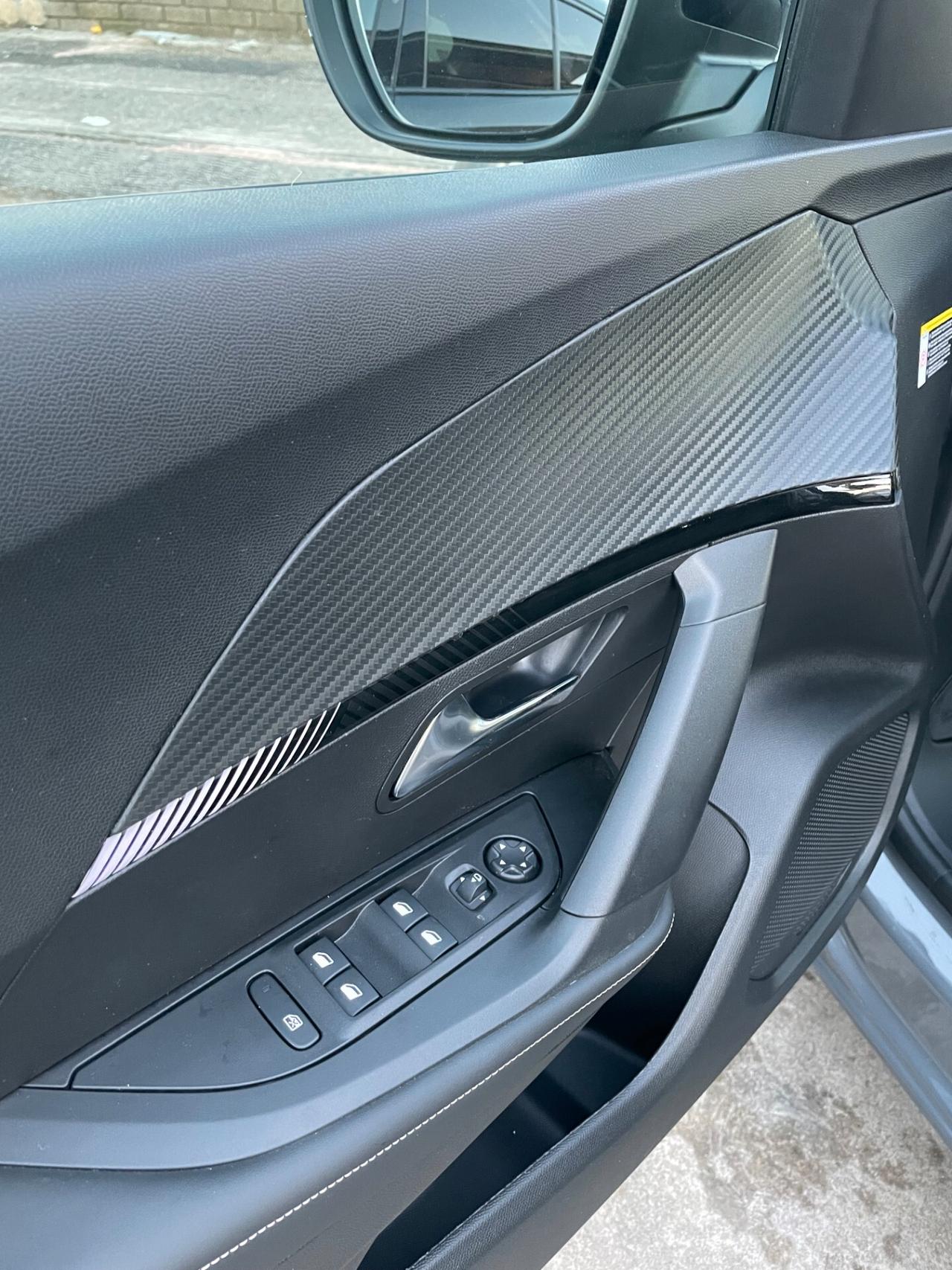 PEUGEOT 2008 1.2 PureTech 100CV ALLURE - 2025